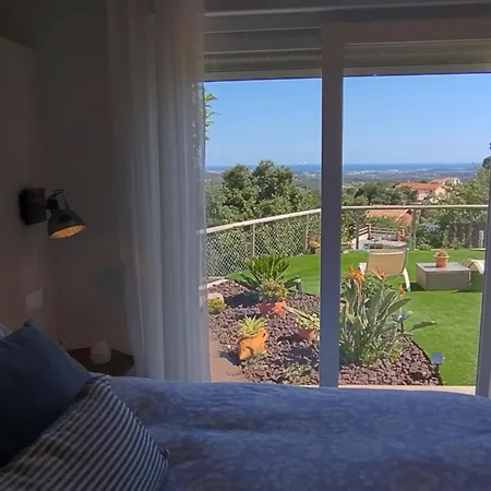 Relajante Casa Con Hermosas Vistas Terra Brava