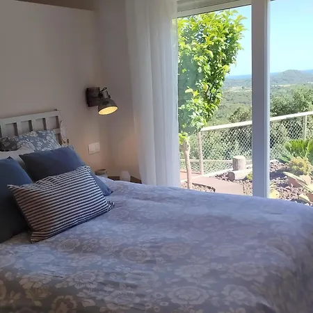 Relajante Casa Con Hermosas Vistas